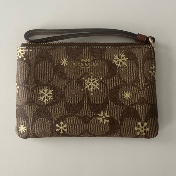 NWT Coach Corner Zip Wristlet In Signature Canvas With Snowflake Print - Picture 4 of 6